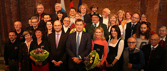 Ministerpr&auml;sident Dr. Markus S&ouml;der und Preistr&auml;ger des Dialektpreis Bayern 2018 (&copy;Foto. Martin Schmitz)